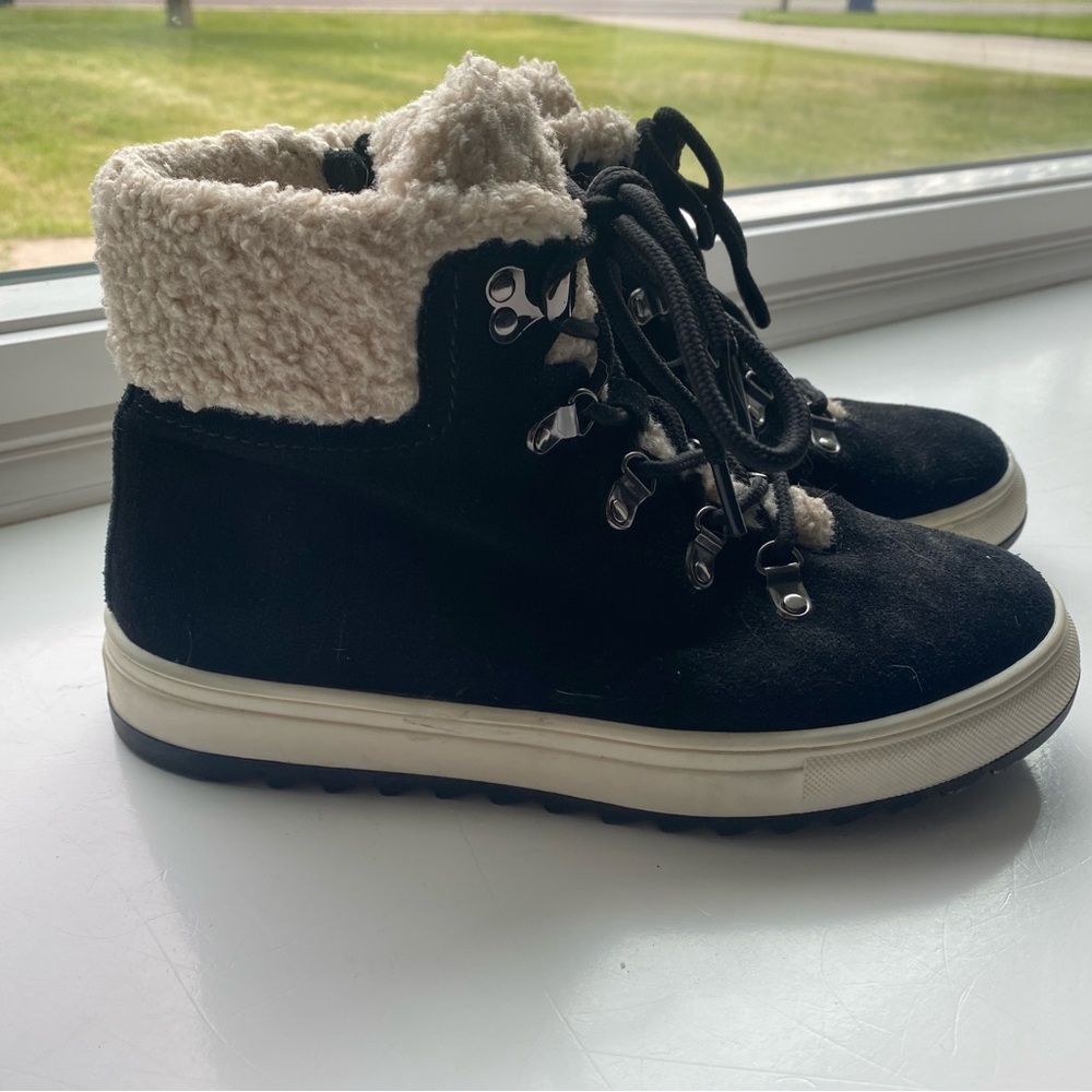 Blondo Black and Cream Winter Rain Boots